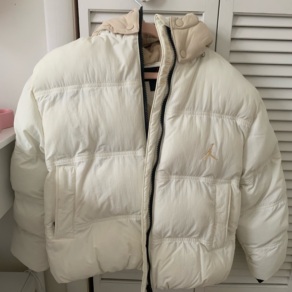 Jordan Big Kids Heaviest Weight Puffer Size M 10-12